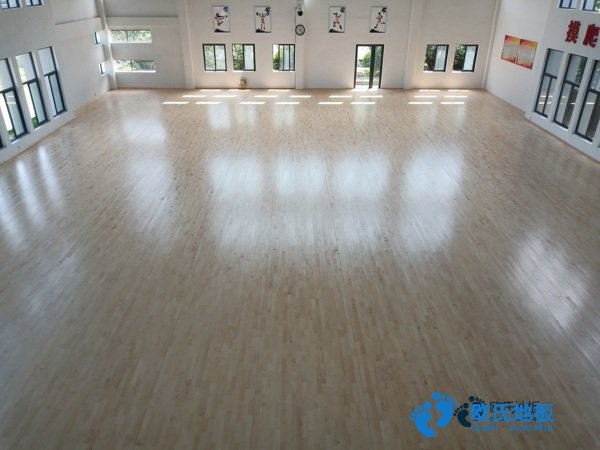 籃球木地板清潔保養(yǎng)