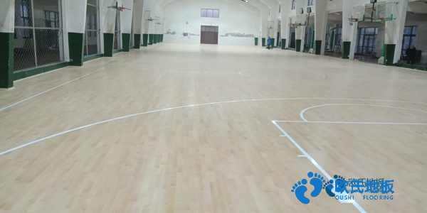 學校籃球場館木地板耐磨層