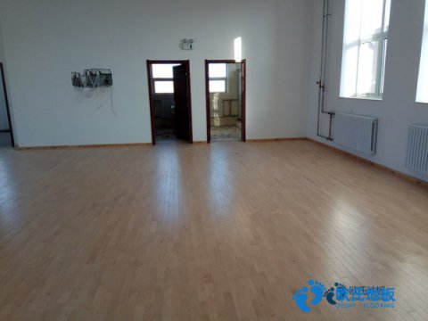 學(xué)校籃球場(chǎng)館地板工藝流程