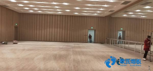 學(xué)?；@球場館木地板耐磨度