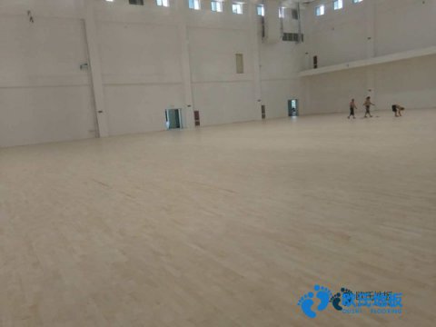 學?；@球場地木地板圖解