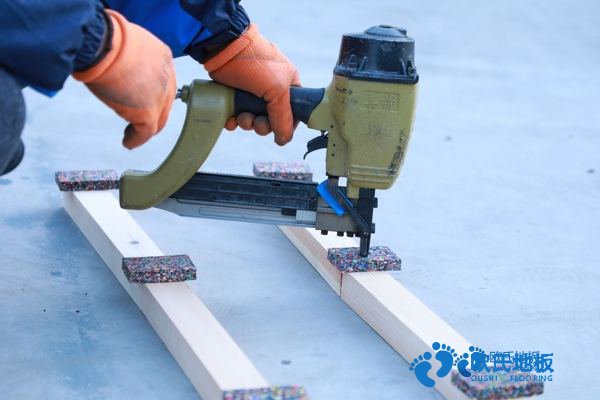 質(zhì)量好運動籃球木地板施工單位