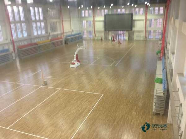 較好的籃球運(yùn)動(dòng)木地板劃線