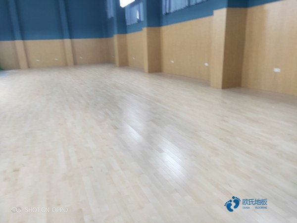 運(yùn)動木地板安裝2