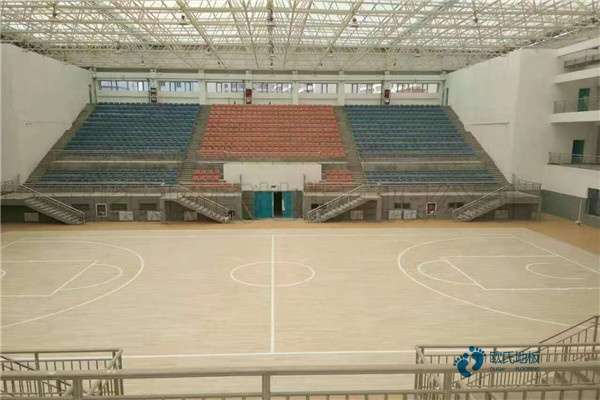 學?；@球場館木地板的參數3
