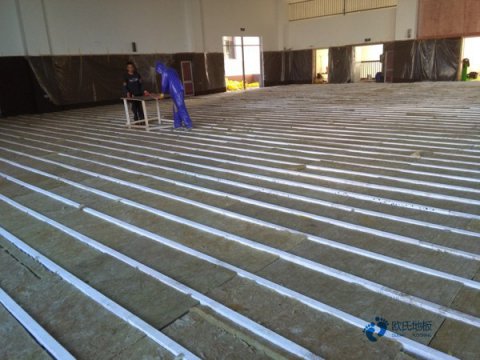 購買運(yùn)動籃球木地板牌子