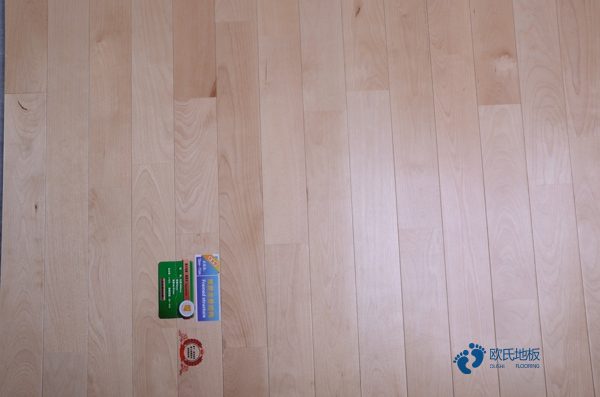 購(gòu)買(mǎi)籃球場(chǎng)館木地板哪個(gè)牌子較好3