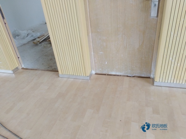 25厚籃球場地地板哪個(gè)牌子較環(huán)保1